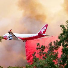 747 assists firefighters on the Palmer Fire