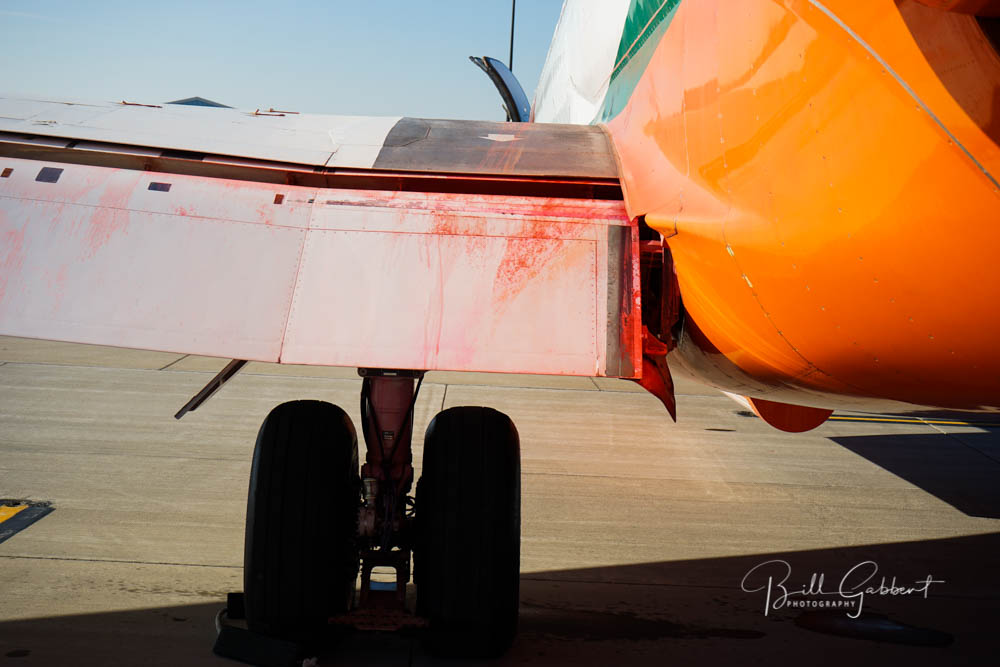 MD-87 retardant wing engine failure