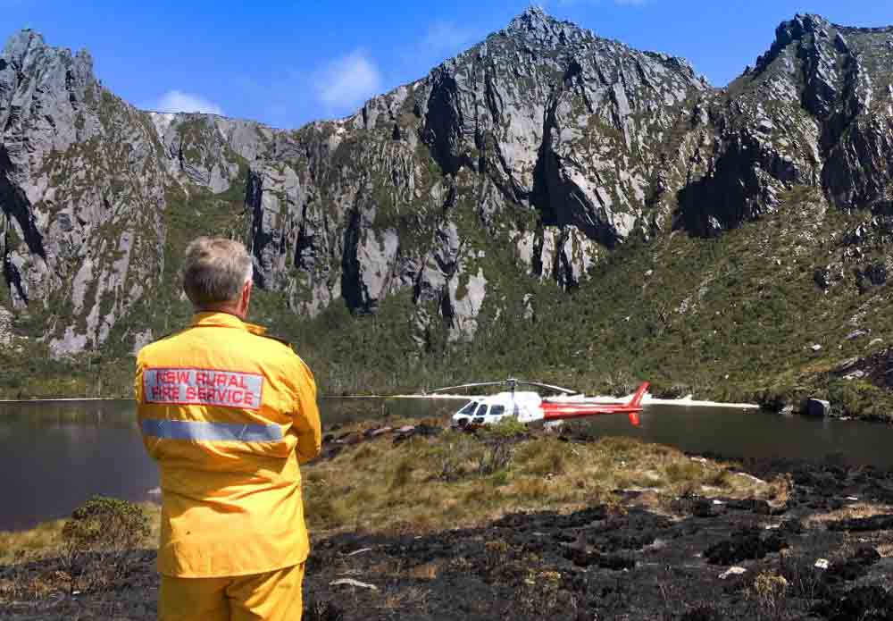 Gell River Fire Tasmania helicopter