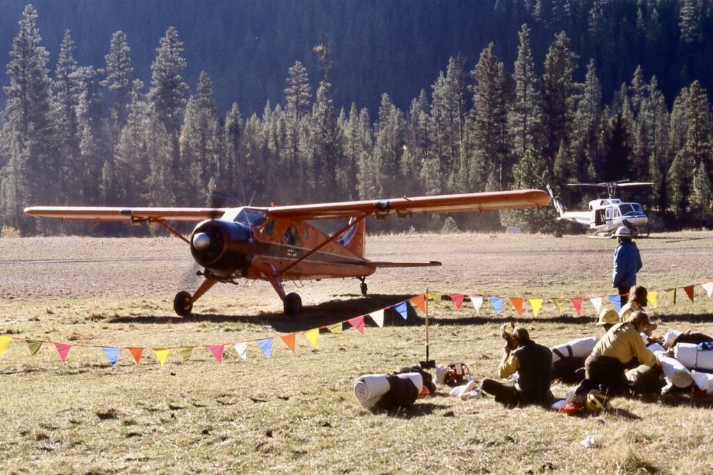 De Havilland Beaver, October 1979, the Norton Ridge Fire camp at Indian Creek Guard Station on the the Middle Fork of the Salmon. 
